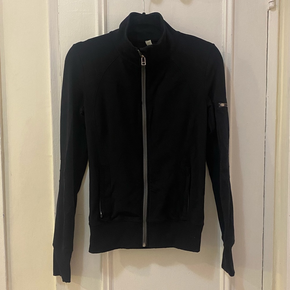 Alo yoga jacket